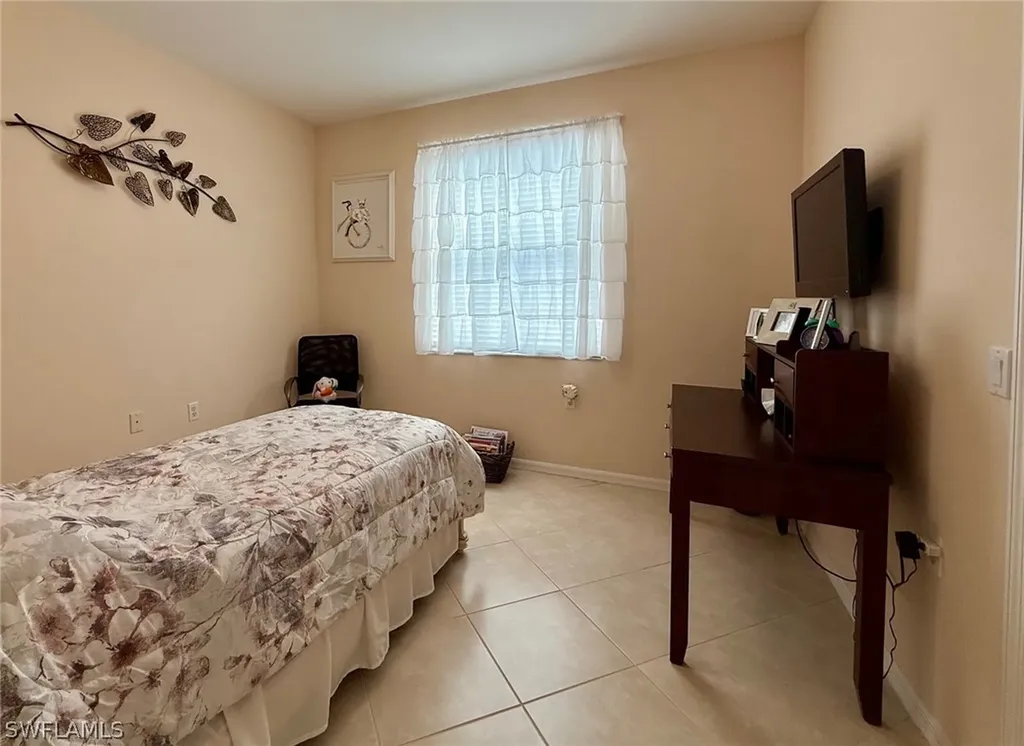 8450 Kingbird Loop Estero FL 33967