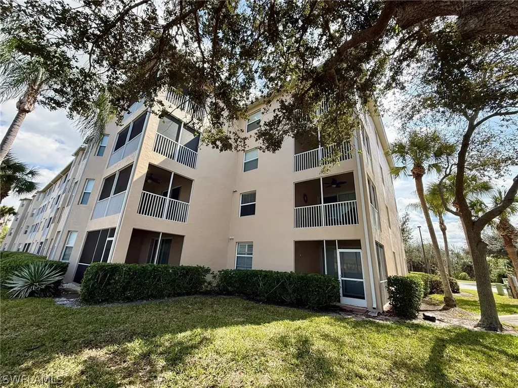 8450 Kingbird Loop Estero FL 33967