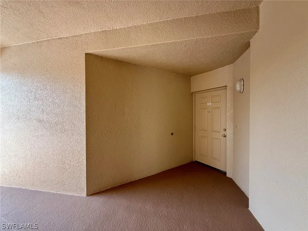 8450 Kingbird Loop Estero FL 33967