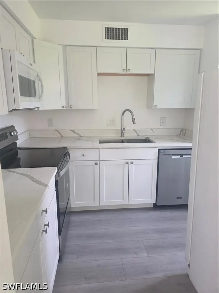 1 Knights Bridge Road Naples FL 34112