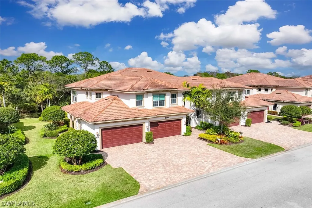 7825 Hawthorne Drive Naples FL 34113