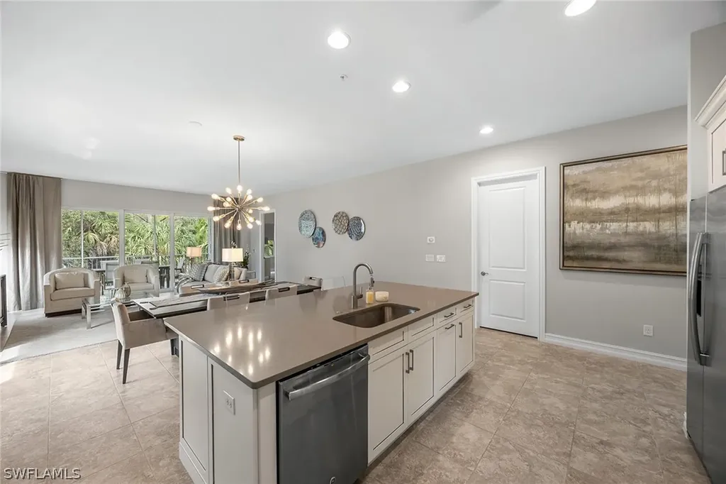 7825 Hawthorne Drive Naples FL 34113