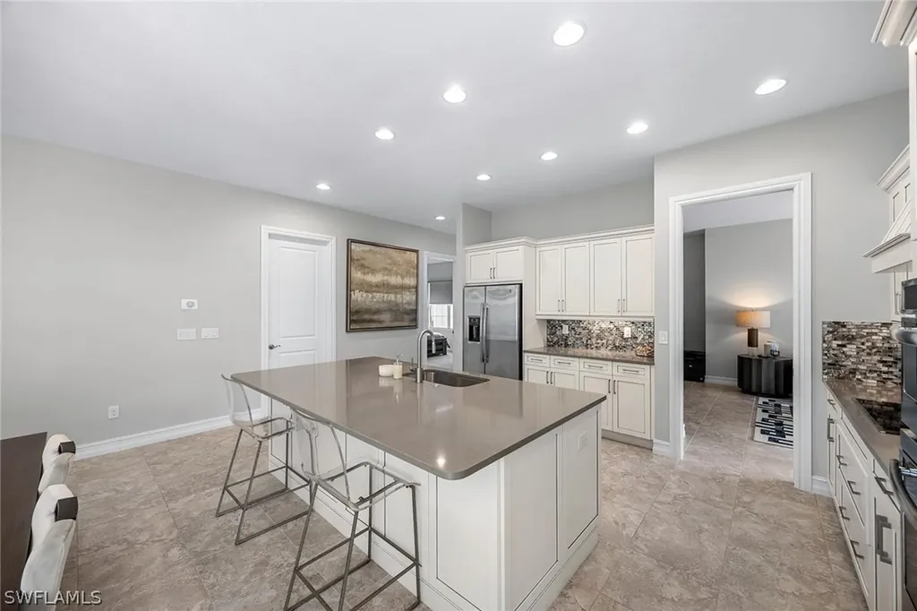 7825 Hawthorne Drive Naples FL 34113