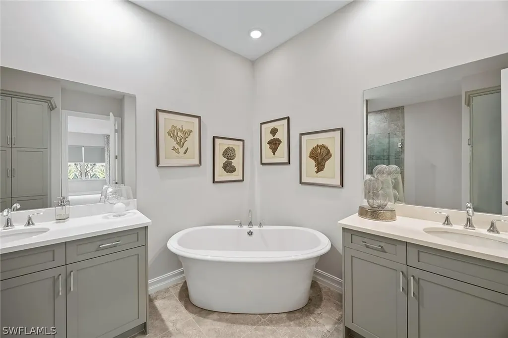 7825 Hawthorne Drive Naples FL 34113