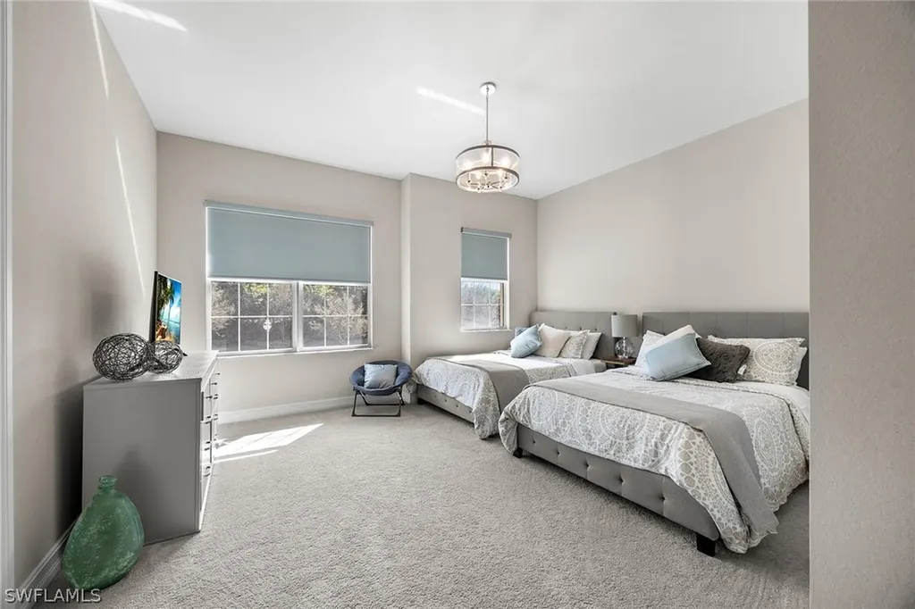 7825 Hawthorne Drive Naples FL 34113