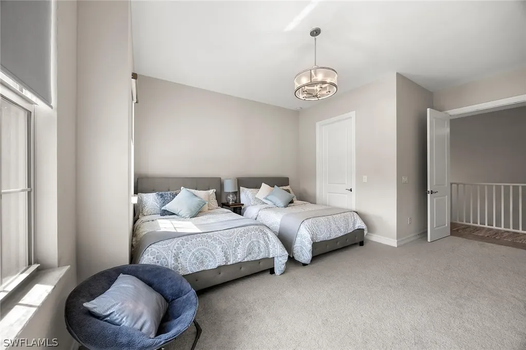 7825 Hawthorne Drive Naples FL 34113