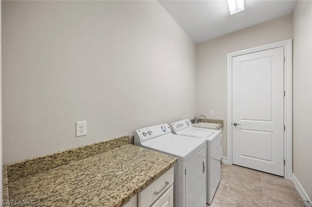 7825 Hawthorne Drive Naples FL 34113