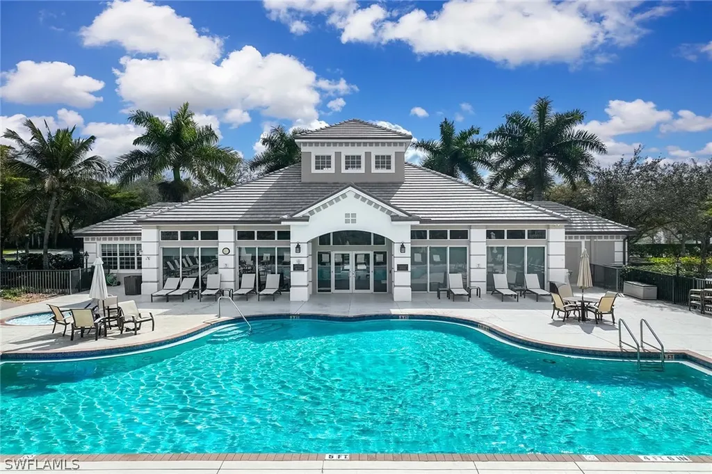 7825 Hawthorne Drive Naples FL 34113