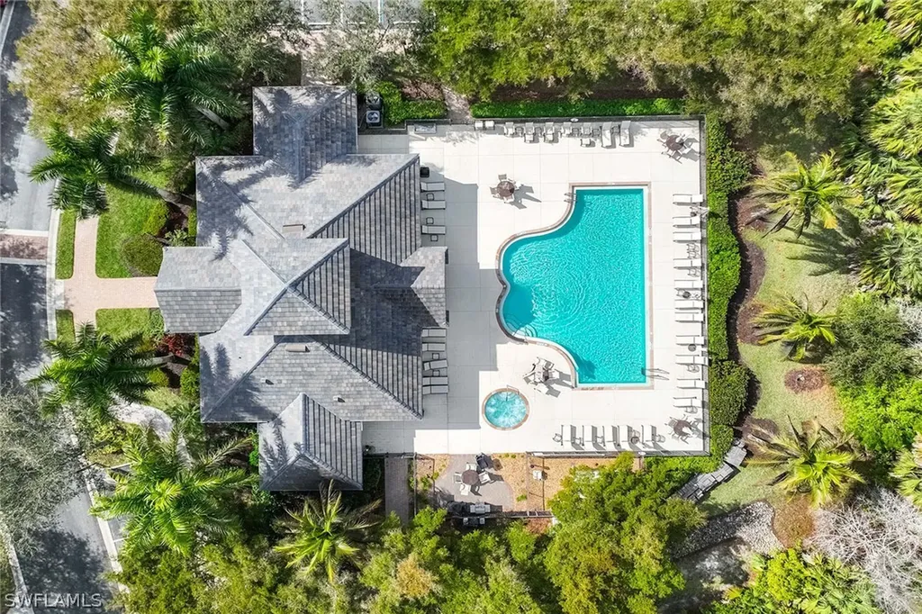 7825 Hawthorne Drive Naples FL 34113