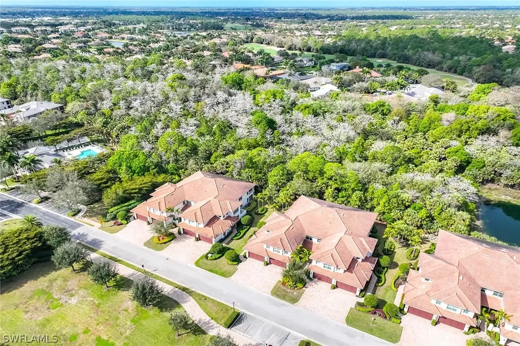 7825 Hawthorne Drive Naples FL 34113