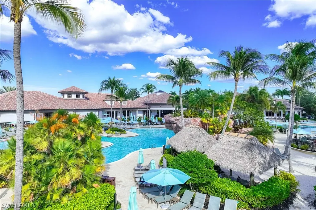 7825 Hawthorne Drive Naples FL 34113