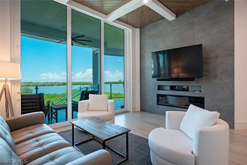 60 Seagate Drive Naples FL 34103