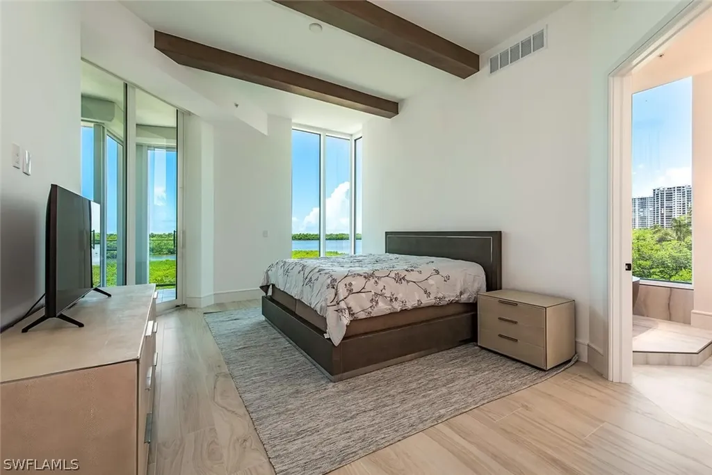 60 Seagate Drive Naples FL 34103