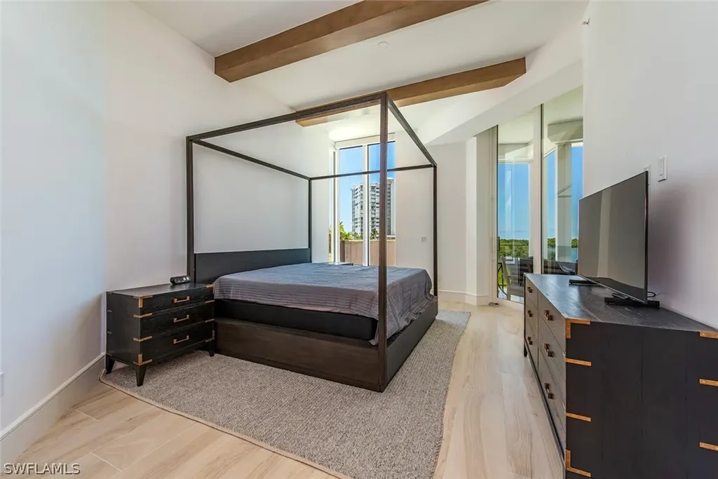 60 Seagate Drive Naples FL 34103