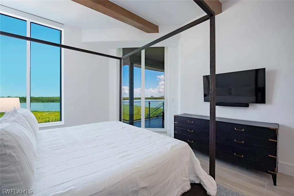 60 Seagate Drive Naples FL 34103