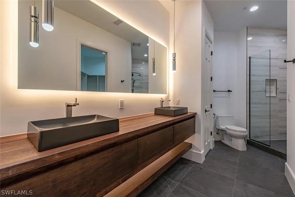 60 Seagate Drive Naples FL 34103