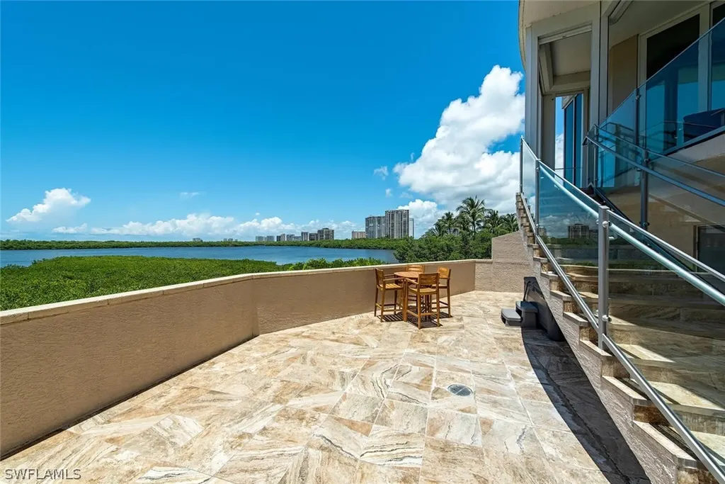 60 Seagate Drive Naples FL 34103