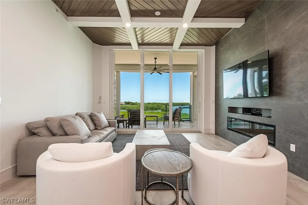 60 Seagate Drive Naples FL 34103