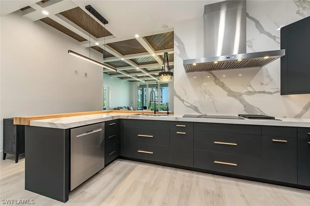 60 Seagate Drive Naples FL 34103