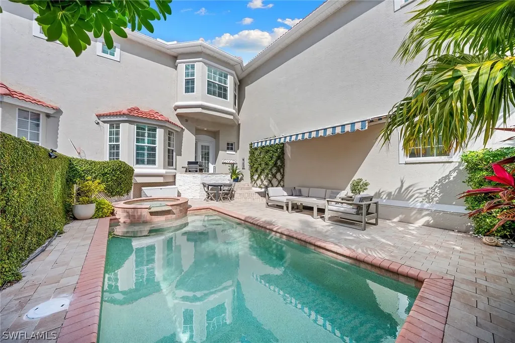 443 8th Avenue S Naples FL 34102