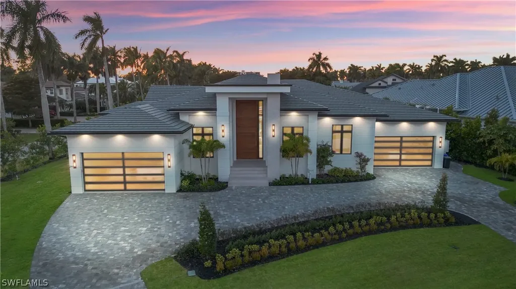 2485 Crayton Road Naples FL 34103