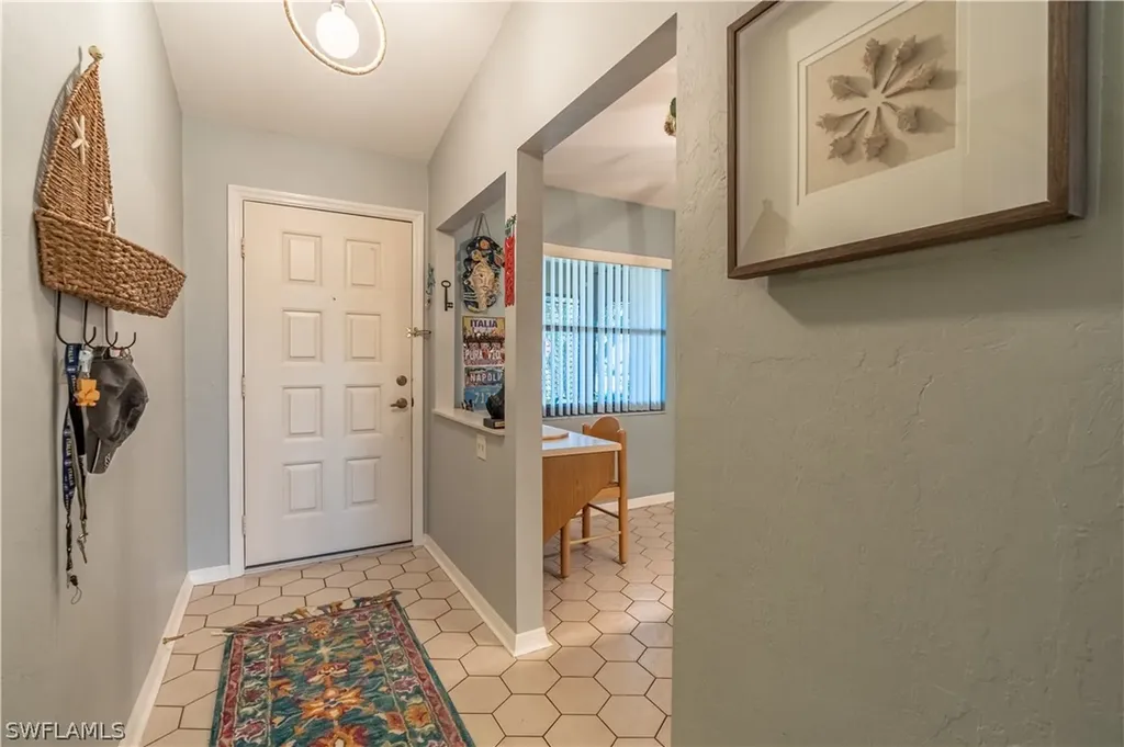 2048 Pine Isle Lane Naples FL 34112