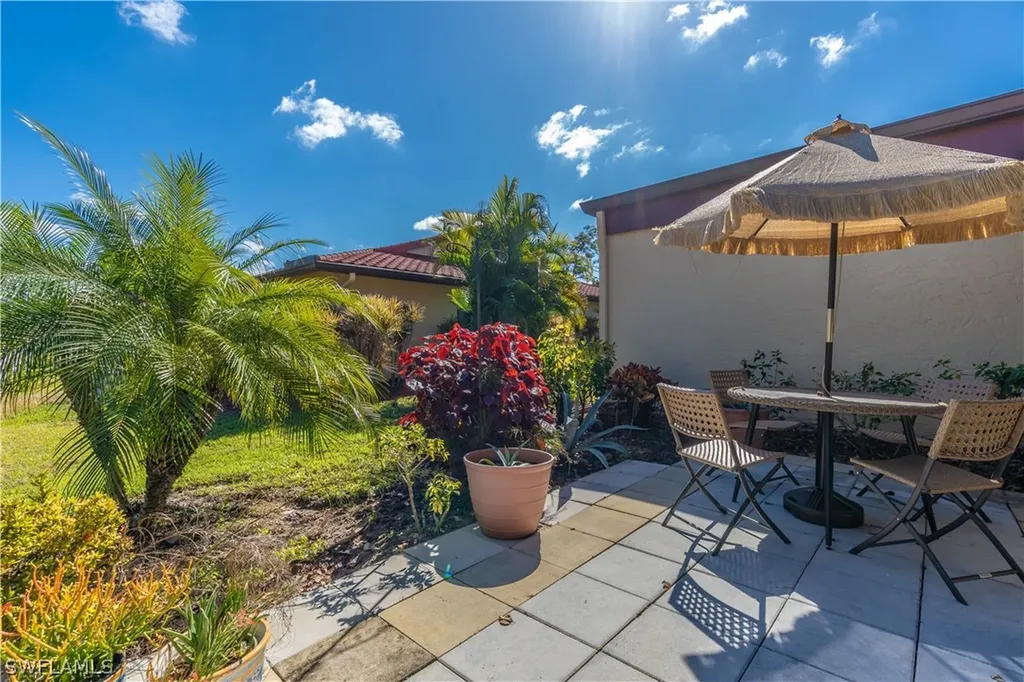 2048 Pine Isle Lane Naples FL 34112
