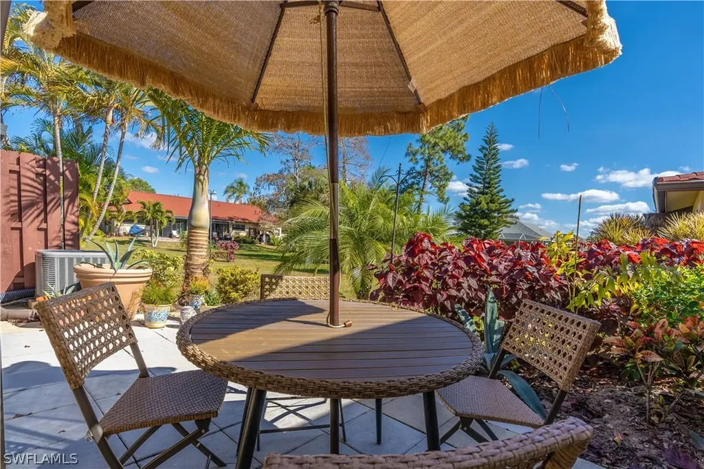 2048 Pine Isle Lane Naples FL 34112