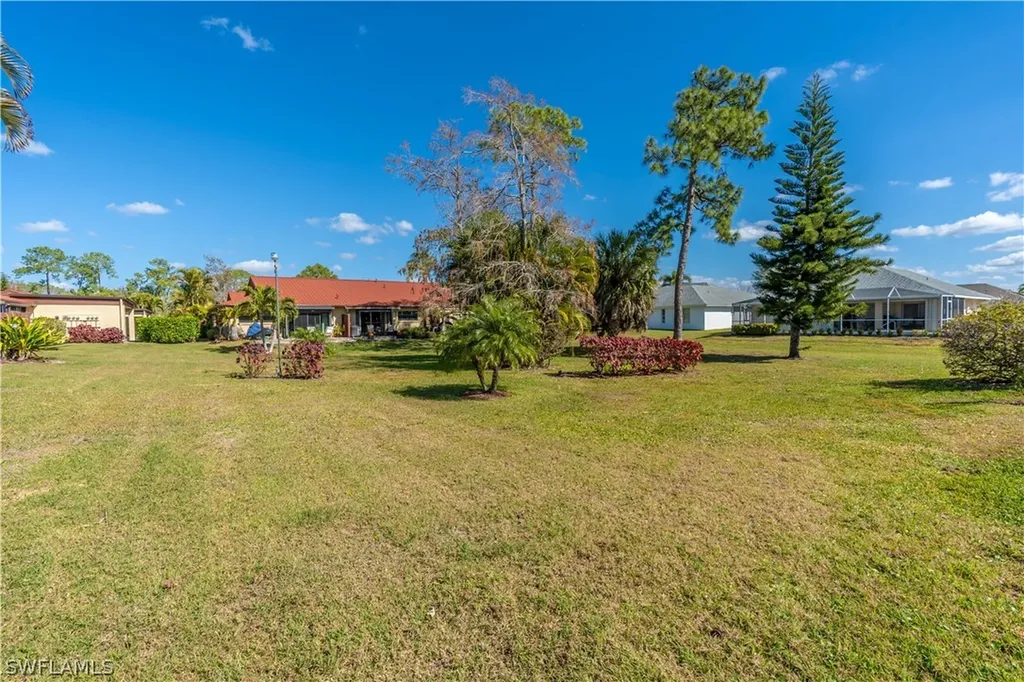 2048 Pine Isle Lane Naples FL 34112