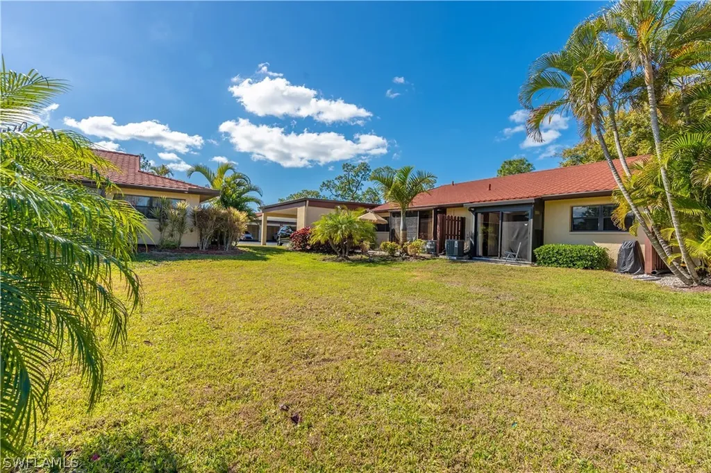 2048 Pine Isle Lane Naples FL 34112