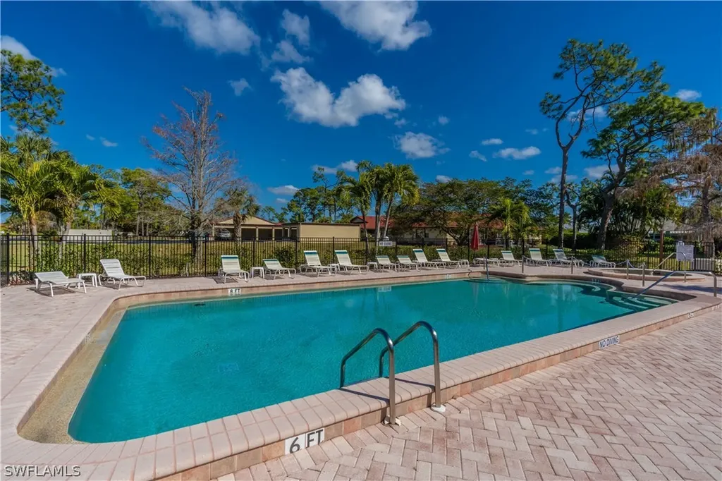 2048 Pine Isle Lane Naples FL 34112