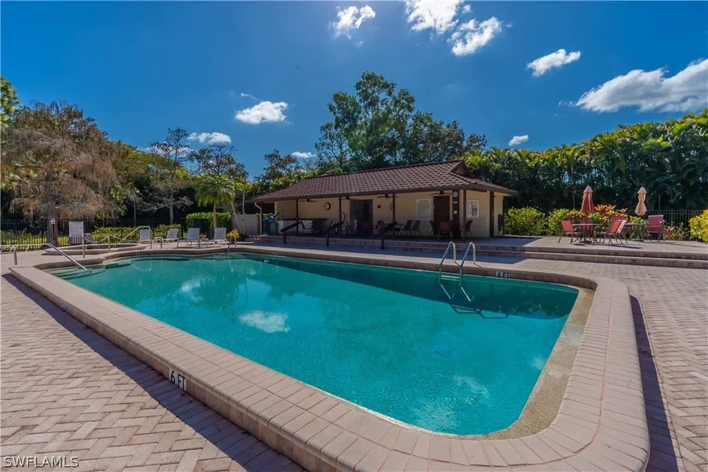2048 Pine Isle Lane Naples FL 34112