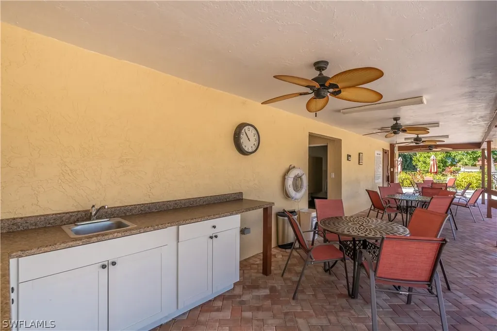 2048 Pine Isle Lane Naples FL 34112