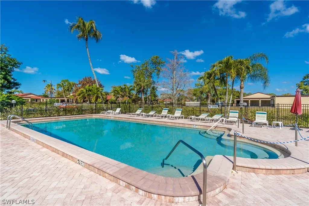 2048 Pine Isle Lane Naples FL 34112