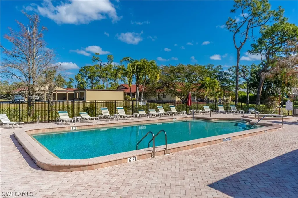 2048 Pine Isle Lane Naples FL 34112