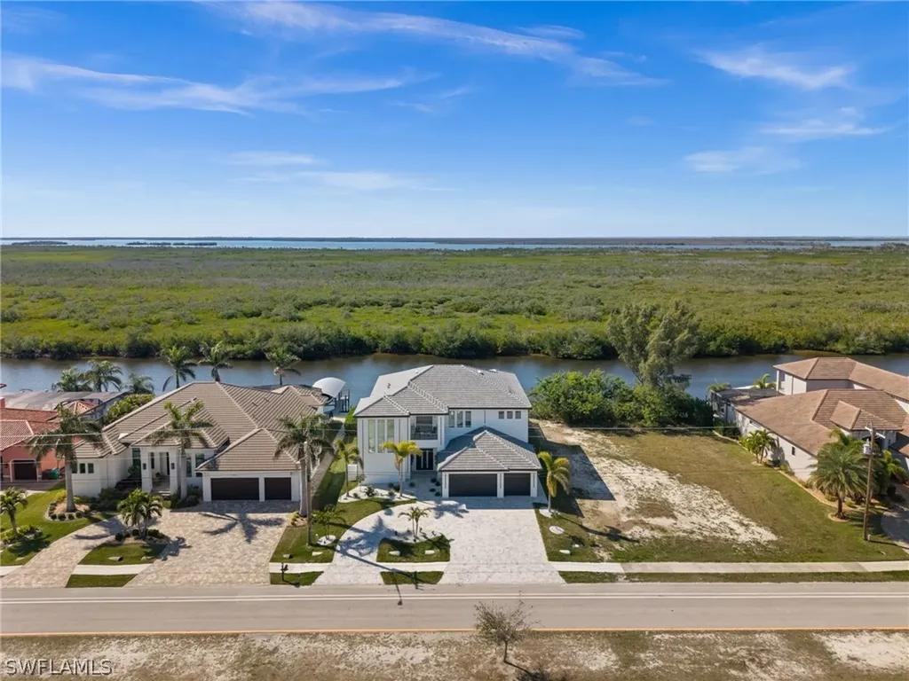 3512 Surfside Boulevard Cape Coral FL 33914
