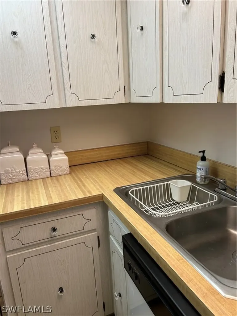 3460 N Key Drive North Fort Myers FL 33903