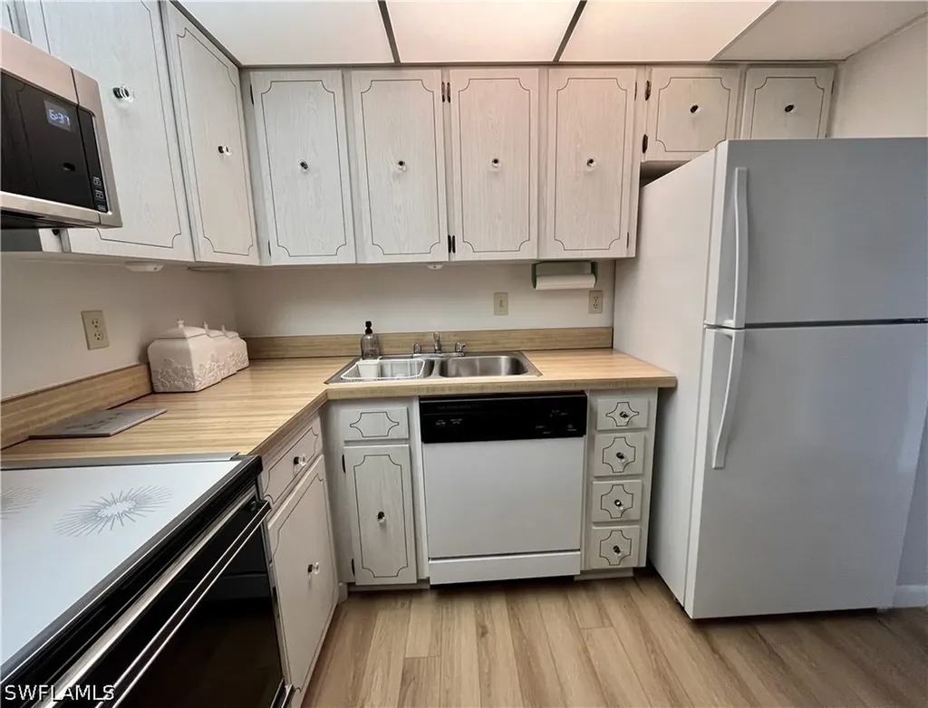 3460 N Key Drive North Fort Myers FL 33903