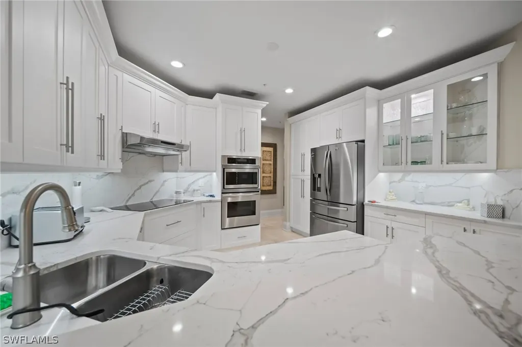 261 Colonade Circle Naples FL 34103