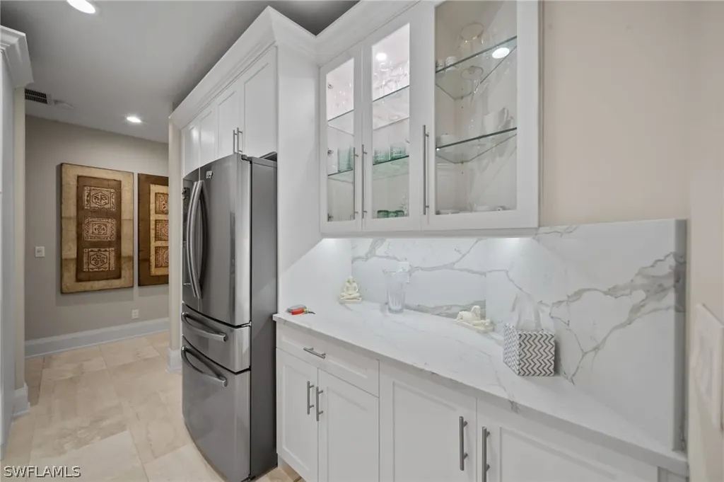 261 Colonade Circle Naples FL 34103