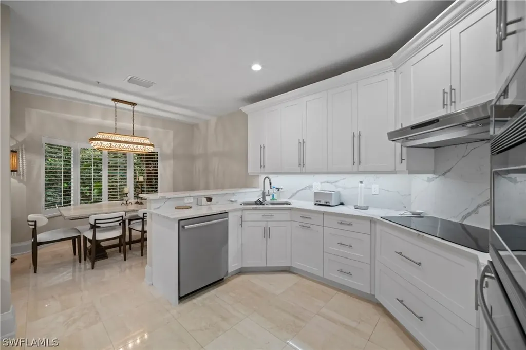 261 Colonade Circle Naples FL 34103