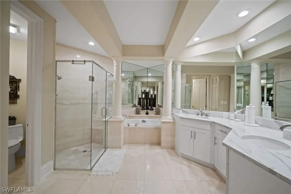 261 Colonade Circle Naples FL 34103