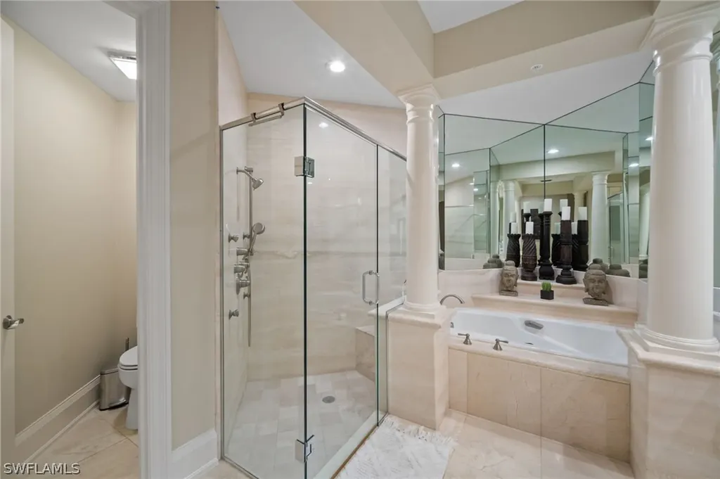 261 Colonade Circle Naples FL 34103
