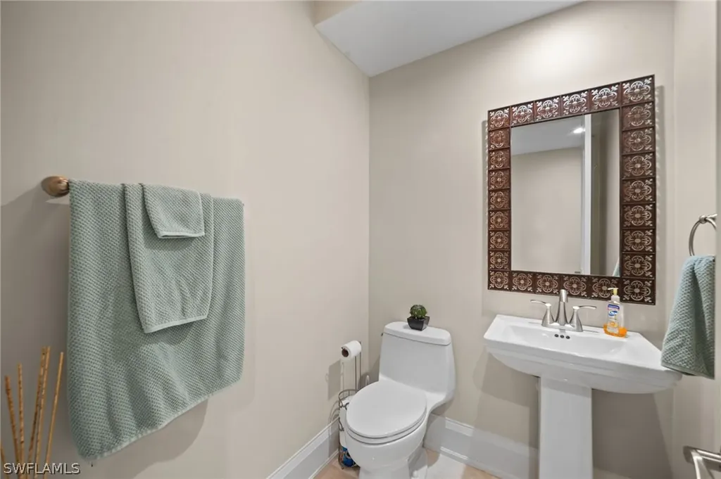 261 Colonade Circle Naples FL 34103