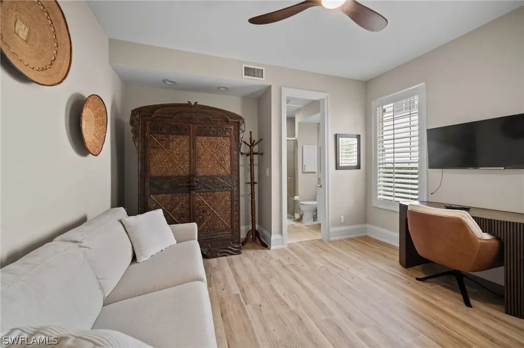 261 Colonade Circle Naples FL 34103