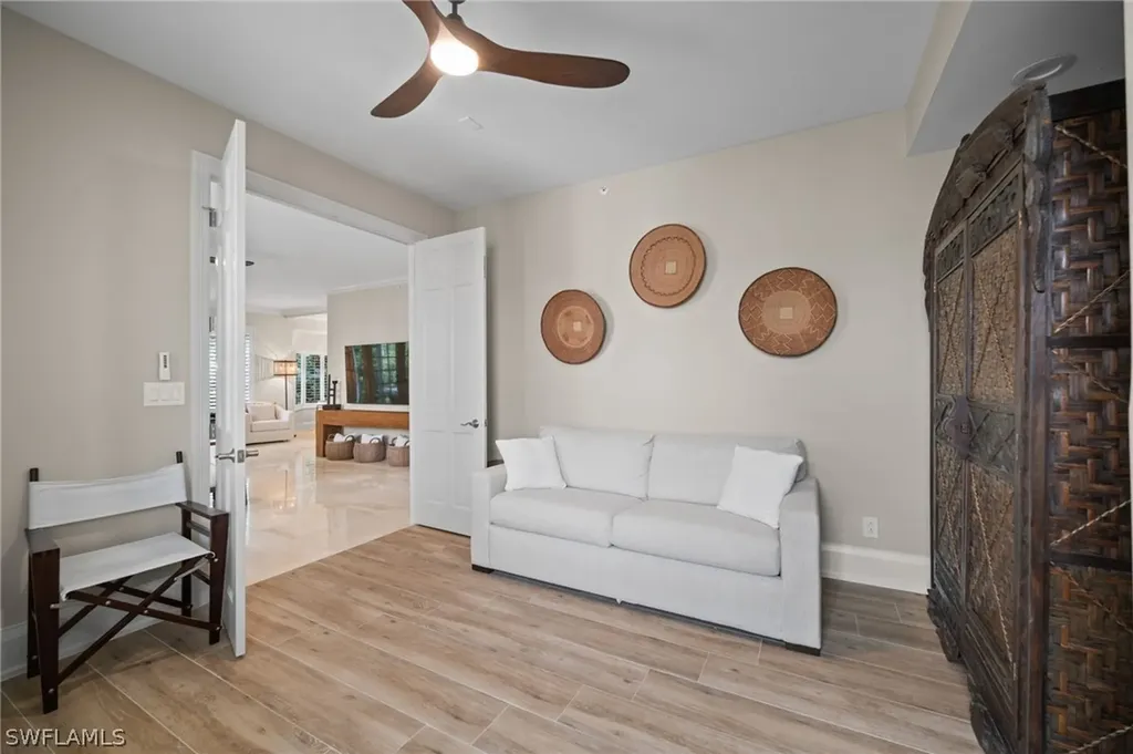 261 Colonade Circle Naples FL 34103