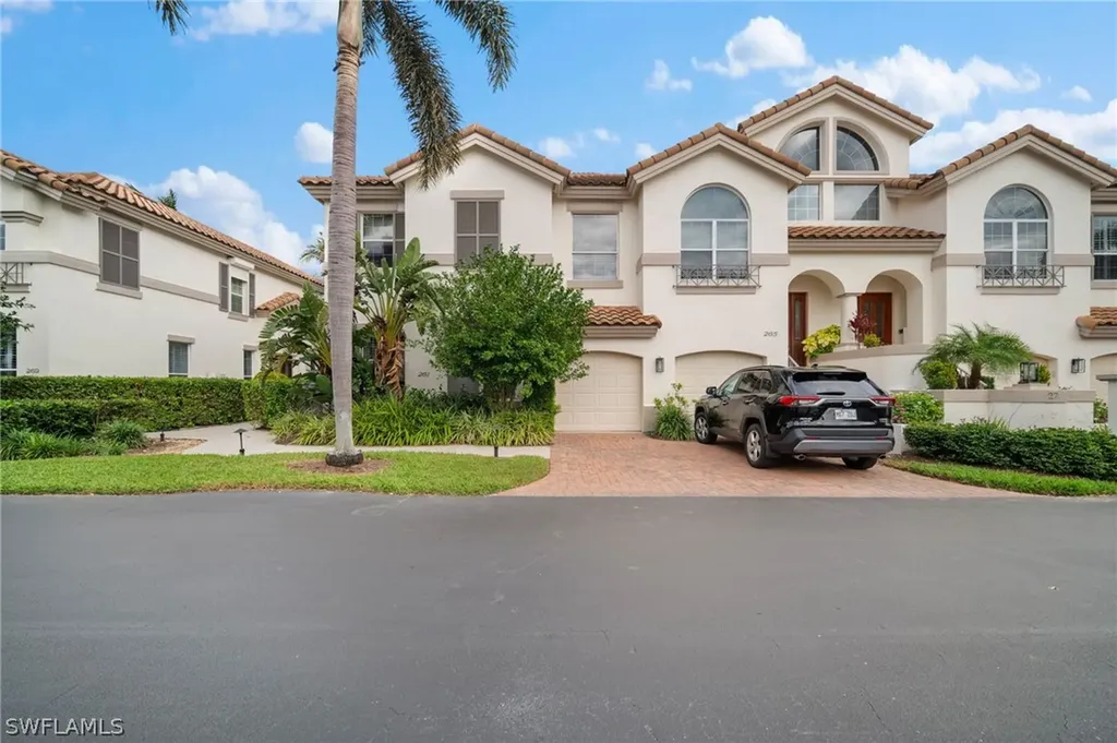 261 Colonade Circle Naples FL 34103