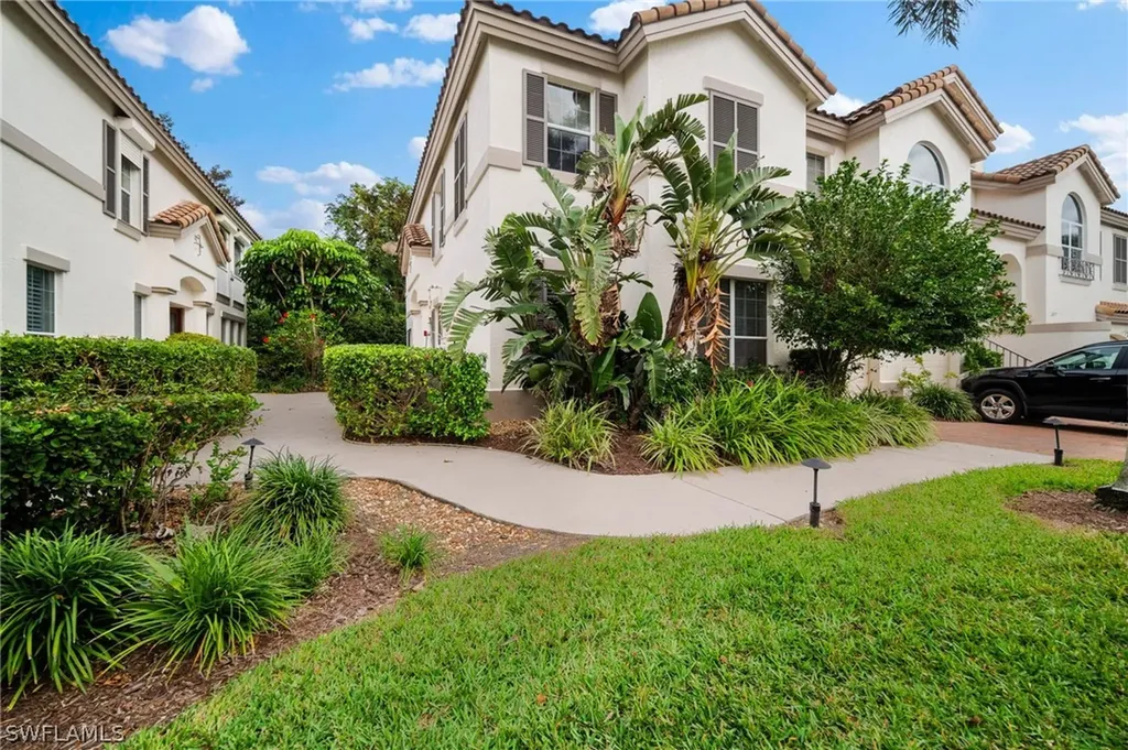 261 Colonade Circle Naples FL 34103