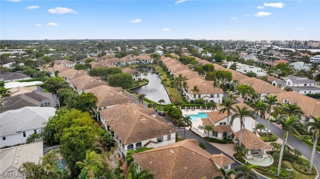 261 Colonade Circle Naples FL 34103