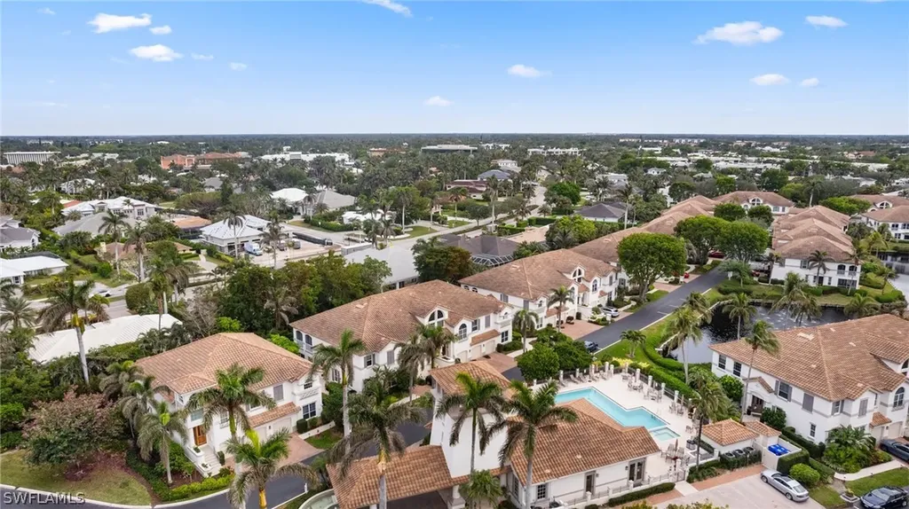 261 Colonade Circle Naples FL 34103